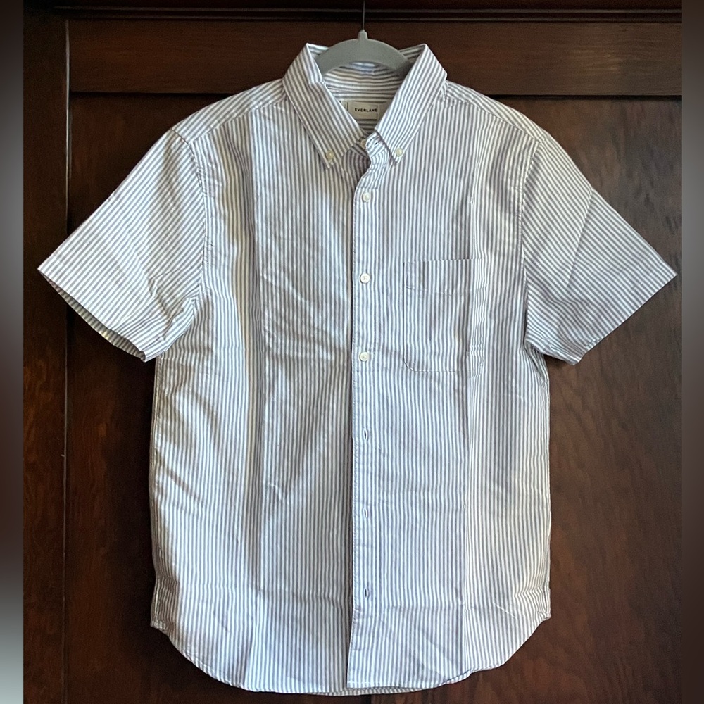 Everlane 	
The Organic Short Sleeve Oxford Shirt